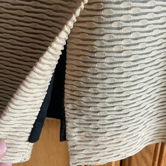 eci New York Elegant Tan Women's Skirt size medium ? See measurements - Picture 3 of 4